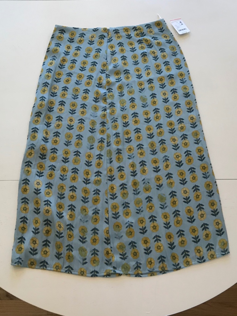 TRENDING 🔥 BOHO-CHIC ALL OVER FLORAL PRINT 90’S RETRO SATIN FREE PEOPLE SKIRT - Picture 7 of 13